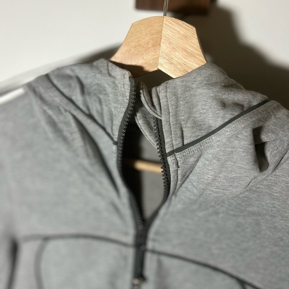 Lululemon Athletica Gray Live Simply Jacket with Hoodie + Pockets, Women’s 4 - Picture 3 of 14